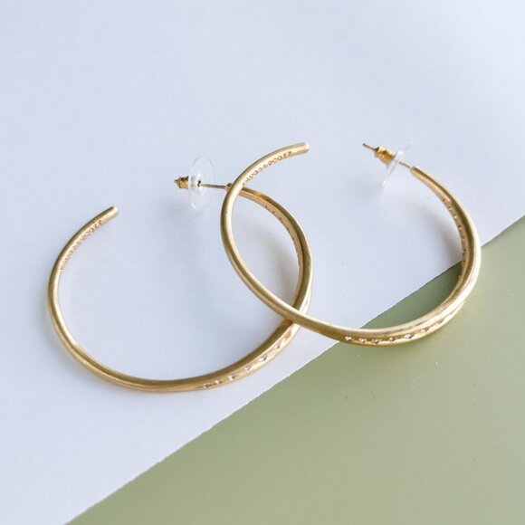 Kendra Scott Selena Hoop Earrings in Vintage Gold - Picture 3 of 4